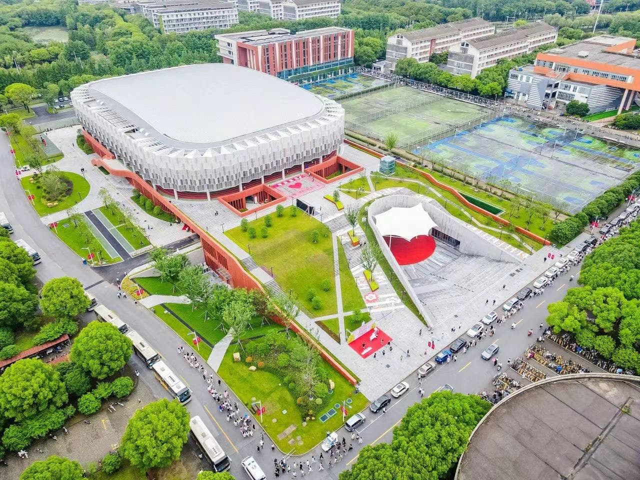 上海市学校安全协会西片协作组前往苏州大学和苏州工艺美术职业技术学院调研