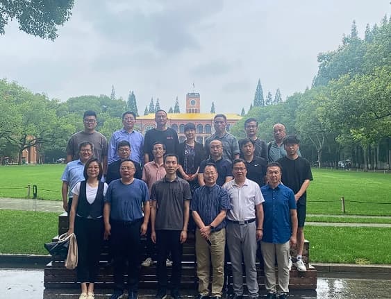 上海市学校安全协会西片协作组前往苏州大学和苏州工艺美术职业技术学院调研